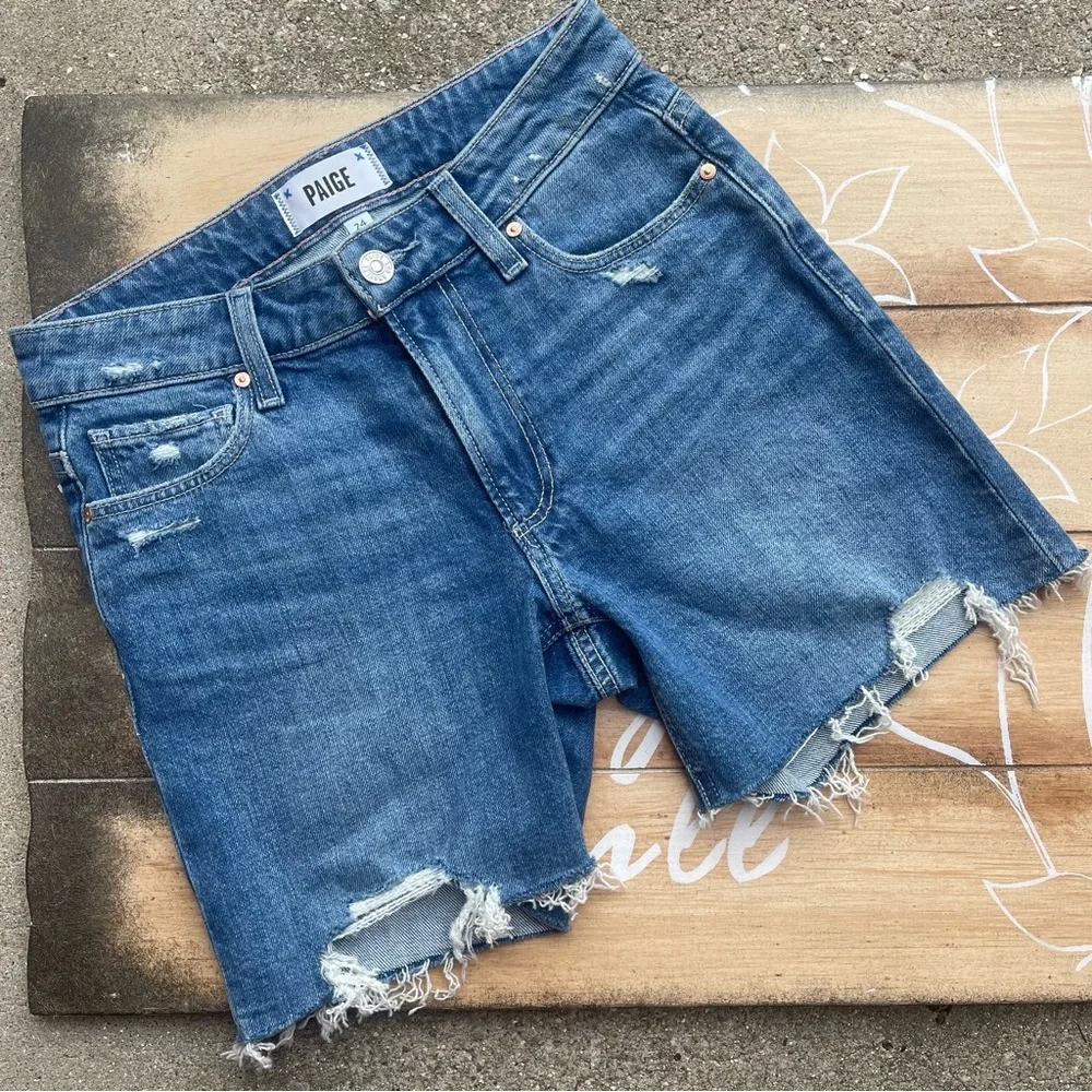 NWT Paige High Rise Distressed Jean Shorts Size 24